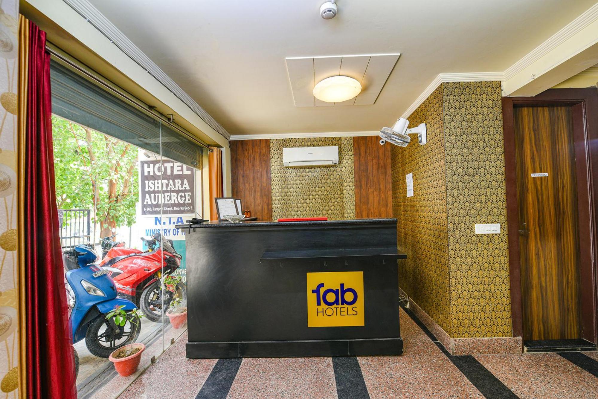 Fabhotel Ishtara Auberge - Nr Yashobhoomi Convention Centre New Delhi Buitenkant foto