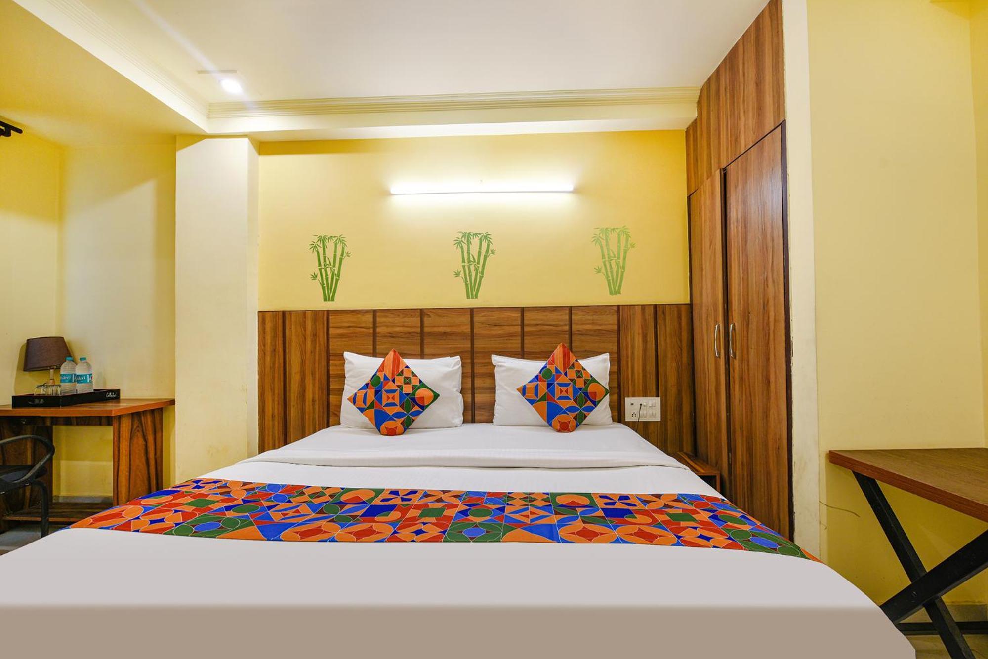 Fabhotel Ishtara Auberge - Nr Yashobhoomi Convention Centre New Delhi Buitenkant foto