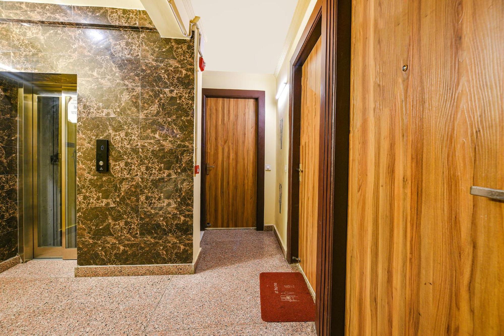 Fabhotel Ishtara Auberge - Nr Yashobhoomi Convention Centre New Delhi Buitenkant foto