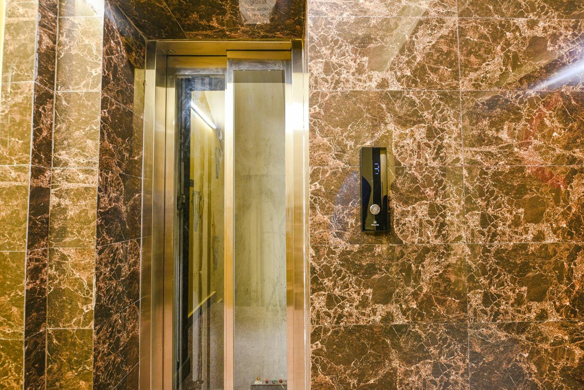Fabhotel Ishtara Auberge - Nr Yashobhoomi Convention Centre New Delhi Buitenkant foto